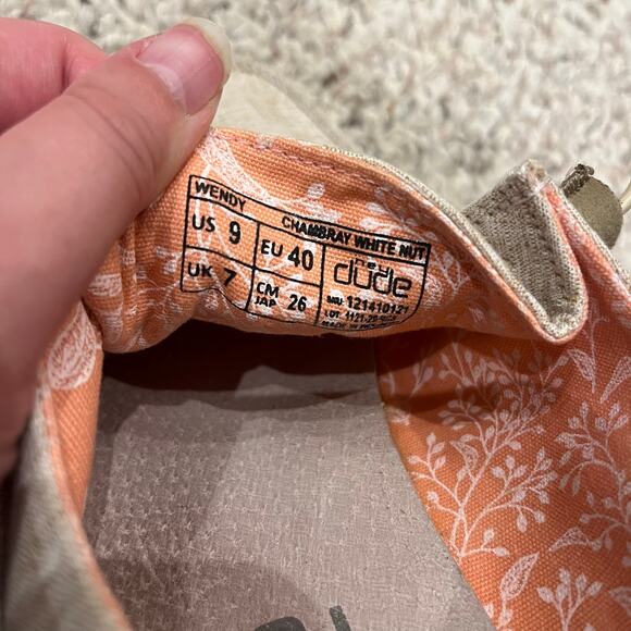 Hey Dude Canvas Slip On Sneakers Womens Sz 9 Oatmeal Beige Casual Lightweight - Picture 4 of 7